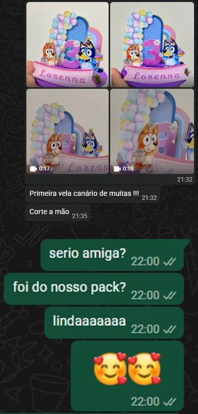 Print de conversa no WhatsApp: cliente manda 4 fotos de uma vela cenário tema Bluey, com o número 3 e o nome Lorenna, dizendo 'Primeira vela cenário de muitas!!! Corte a mão', e a vendedora responde perguntando se foi feita com o pack e elogiando o resultado